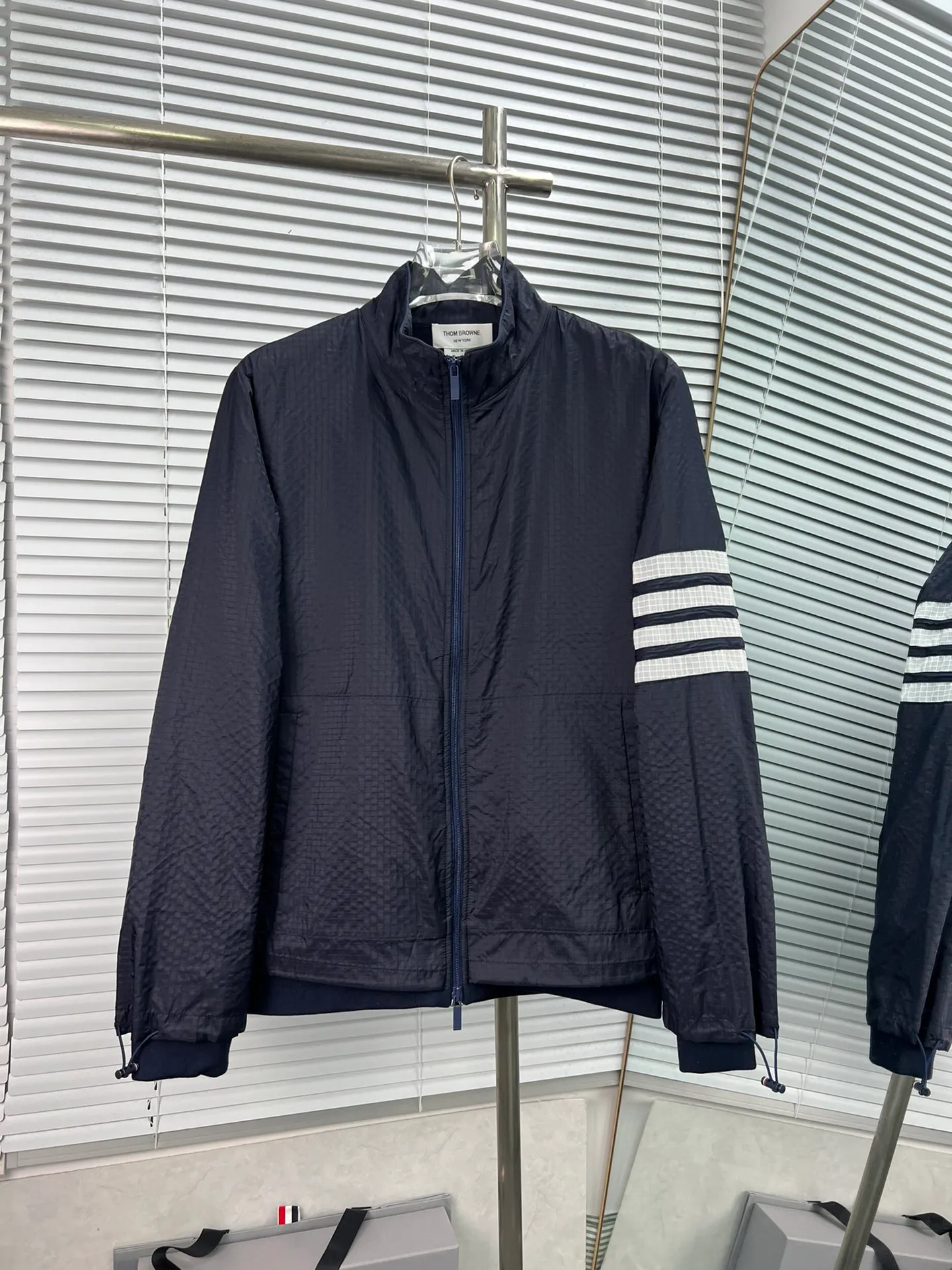THOM BROWNE 2024 New Arrival ， ，Breathable ， ； ， Classic ：Gray Navy Blue White Sizes：1.2.3.4.5